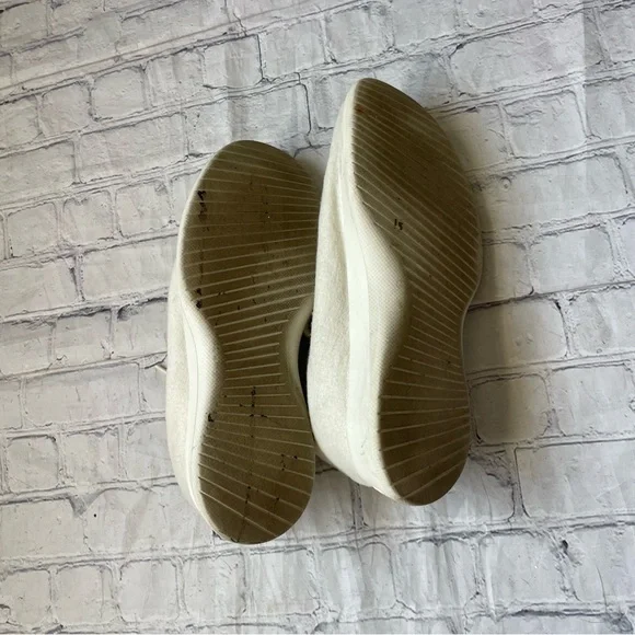 Allbirds Natural White Wool Runner Sneakers - Picture 6 of 6
